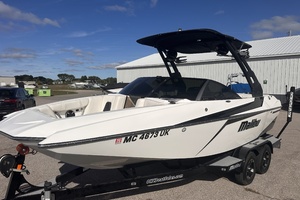 21ft Malibu Yacht For Sale