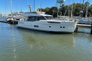 Knot Working 48ft Greenline Yacht For Sale