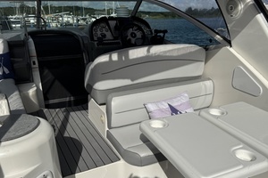 30ft Cruisers Yachts Yacht For Sale