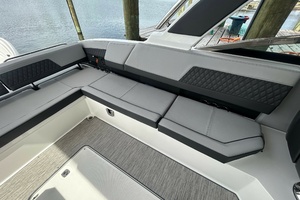 33ft Cobalt Yacht For Sale