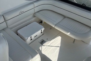 Pourhouse 32ft Bayliner Yacht For Sale