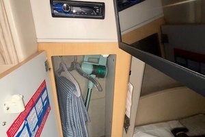 Pourhouse 32ft Bayliner Yacht For Sale