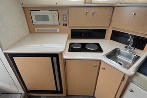 Pourhouse 32ft Bayliner Yacht For Sale