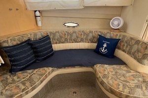 Pourhouse 32ft Bayliner Yacht For Sale