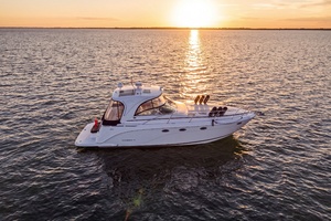 Compromise 40ft Rinker Yacht For Sale