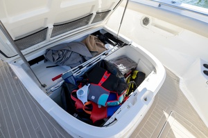 37FT (11.43M) BOSTON WHALER