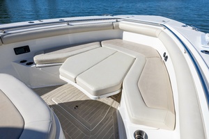37FT (11.43M) BOSTON WHALER