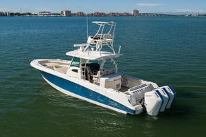 37FT (11.43M) BOSTON WHALER yacht for sale