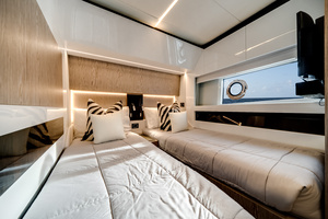 70FT (21.34M) AZIMUT
