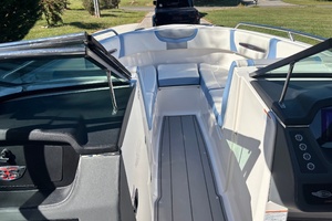 24ft Chaparral Yacht For Sale