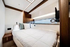 72FT (21.95M) AZIMUT