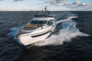 72FT (21.95M) AZIMUT Worth Avenue Yachts