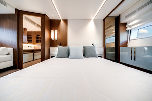72FT (21.95M) AZIMUT