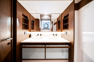 72FT (21.95M) AZIMUT