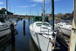 LunaYSol 37ft Beneteau Yacht For Sale