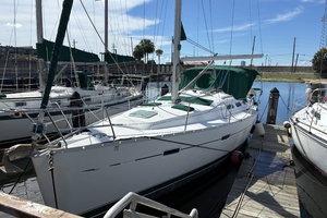 LunaYSol 37ft Beneteau Yacht For Sale