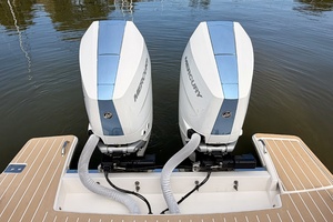 34FT (10.36M) TIARA YACHTS