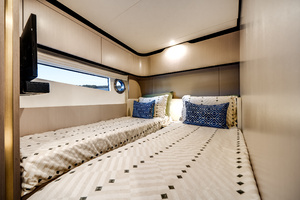 60FT (18.29M) AZIMUT