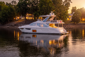 60FT (18.29M) AZIMUT Worth Avenue Yachts