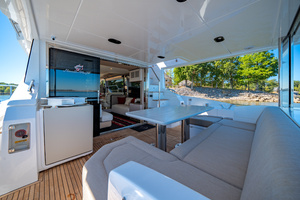 60FT (18.29M) AZIMUT