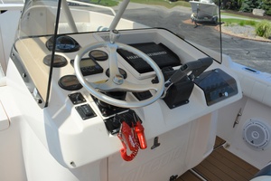 32ft Intrepid Yacht For Sale