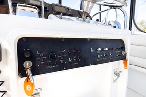 LINE UP 43ft Hatteras Yacht For Sale