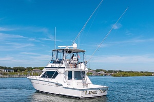 LINE UP 43ft Hatteras Yacht For Sale