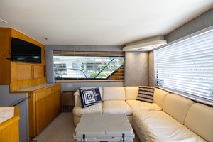 LINE UP 43ft Hatteras Yacht For Sale