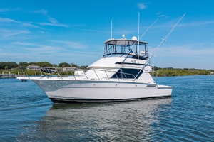 LINE UP 43ft Hatteras Yacht For Sale
