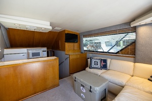 LINE UP 43ft Hatteras Yacht For Sale