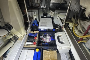 Anchors Oy Vay 43ft Silverton Yacht For Sale