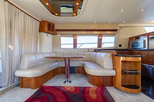 Salon/galley