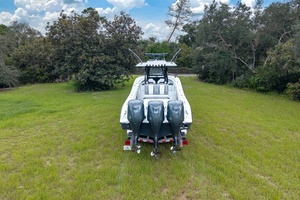 DECOY Worth Avenue Yachts
