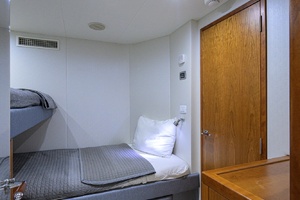 WENDY I 80ft Hatteras Yacht For Sale