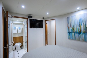 WENDY I 80ft Hatteras Yacht For Sale