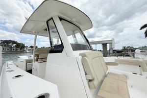 30ft Pursuit Yacht For Sale