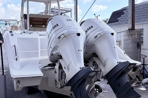 30ft Pursuit Yacht For Sale