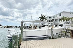 30ft Pursuit Yacht For Sale