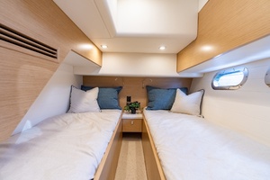 56FT (17.15M) OUTBACK YACHTS