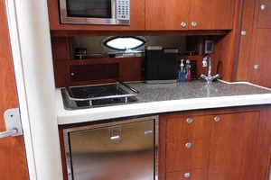 33ft Monterey Yacht For Sale