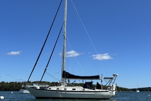 37' Pacific Seacraft 1997