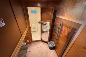 ANCHOR MANAGEMENT 44ft Gibson Yacht For Sale