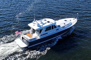52FT (15.93M) SABRE Worth Avenue Yachts