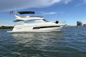 46FT (14.3M) PRESTIGE Worth Avenue Yachts