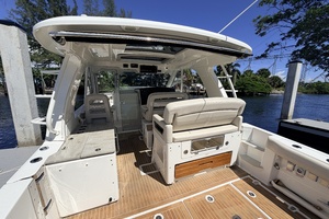 38FT (11.58M) BOSTON WHALER