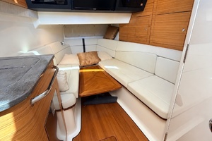 38FT (11.58M) BOSTON WHALER