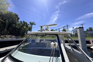 38FT (11.58M) BOSTON WHALER
