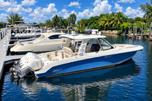 38' Boston Whaler 2020