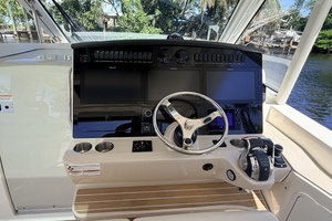 38FT (11.58M) BOSTON WHALER