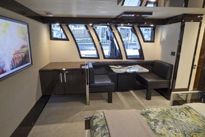 HELIOS 92ft Lazzara Yachts Yacht For Sale